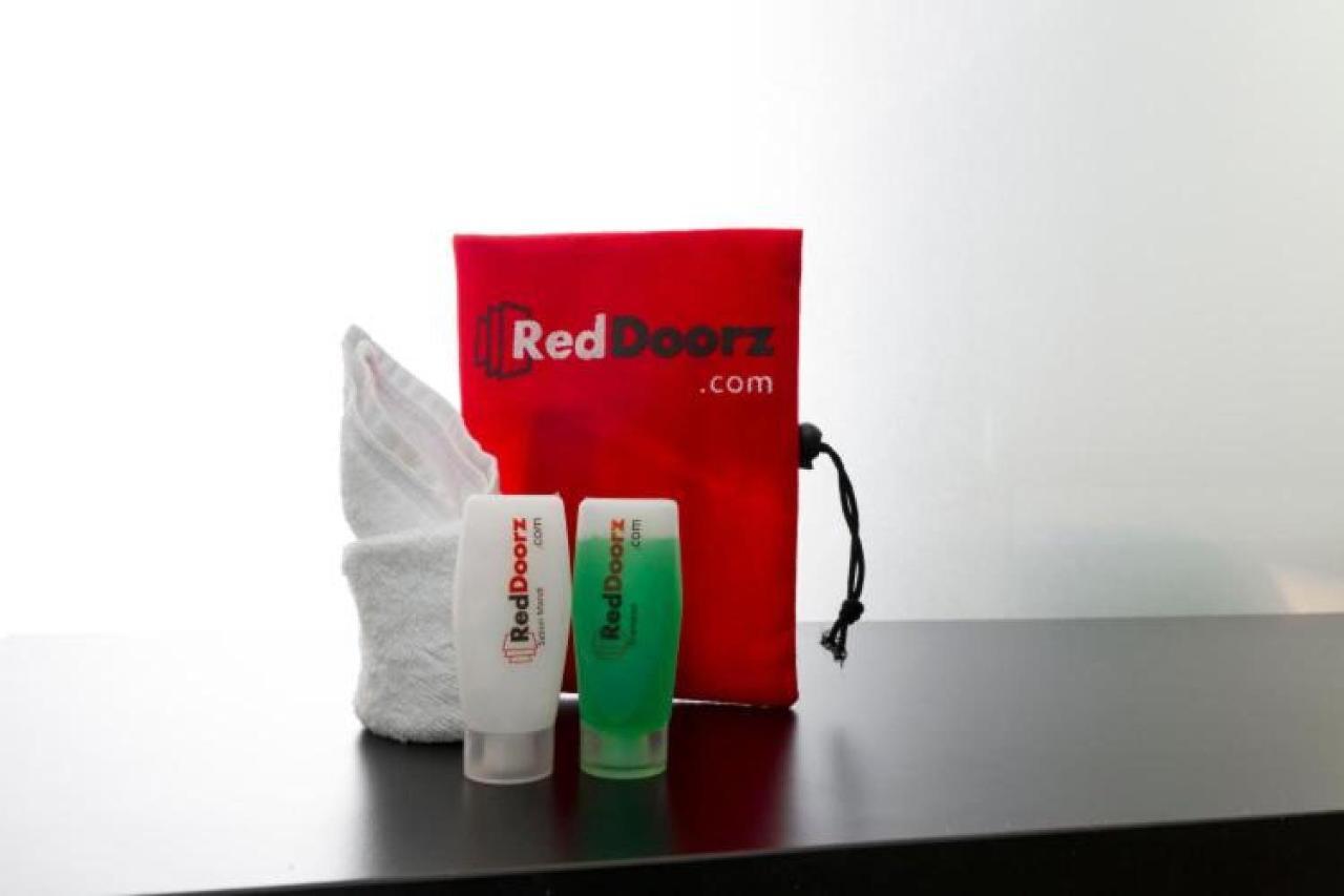 Reddoorz Plus @ Hertasning Area Makassar Bagian luar foto