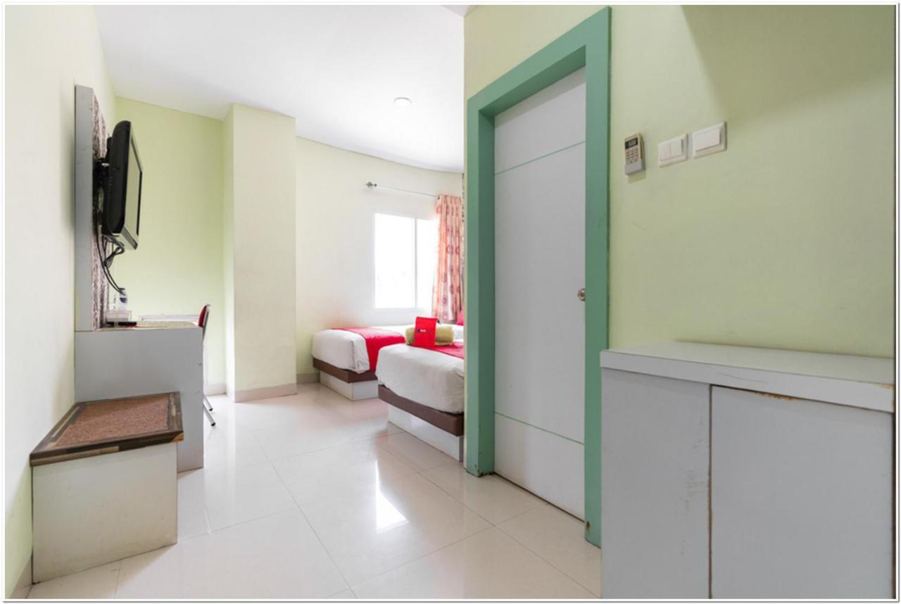 Reddoorz Plus @ Hertasning Area Makassar Bagian luar foto