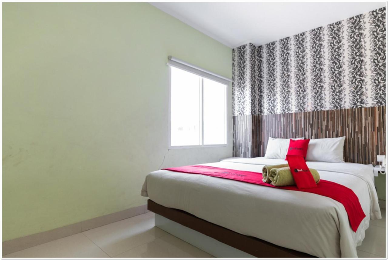 Reddoorz Plus @ Hertasning Area Makassar Bagian luar foto