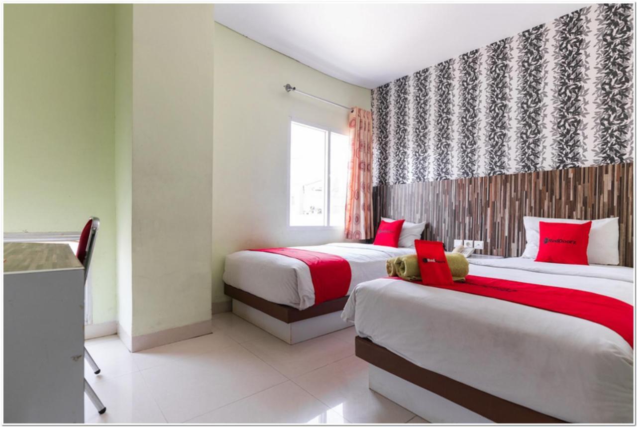 Reddoorz Plus @ Hertasning Area Makassar Bagian luar foto